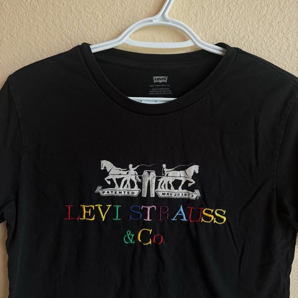 Levi’s Strauss Graphic Tee Small – Black Logo T-Shirt, Rainbow Embroidered Top - Picture 3 of 6
